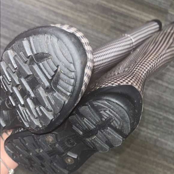 Kamik Stylish Black and White Houndstooth Women's Boots size 6 / preowned - Picture 6 of 13